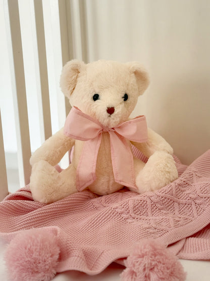 Oso de peluche con listón rosa sobre cobija clásica, regalo personalizado para bebé o baby shower